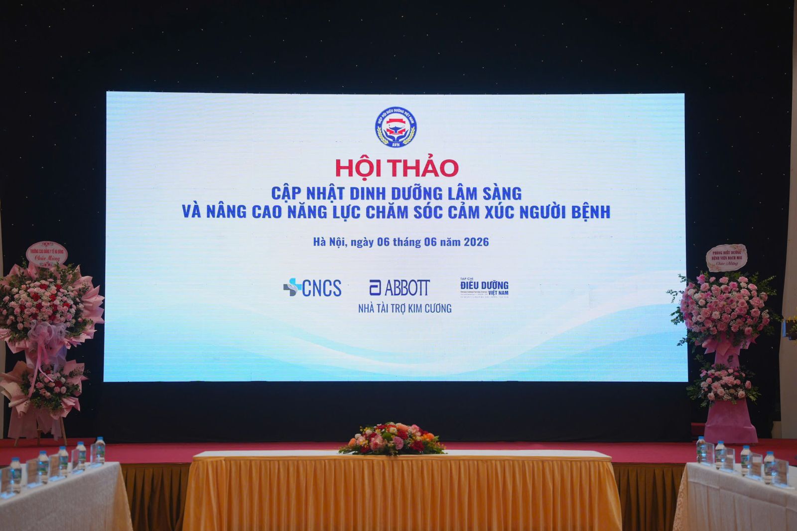 Hội thảo "Cập nhật dinh dưỡng lâm sàng và Nâng cao năng lực chăm sóc cảm xúc người bệnh" mở ra không gian thảo luận chuyên sâu về tư duy quản lý y tế mới.(Ảnh:Theo Hiệp hội Điều dưỡng Việt Nam)