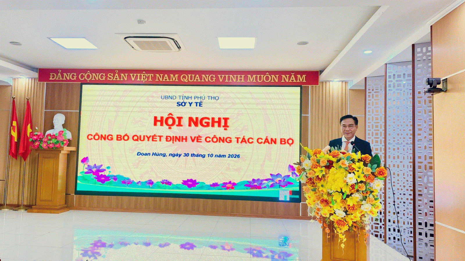 Đồng chí Lê Hồng Trung - Giám đốc Sở Y tế phát biểu tại hội nghị