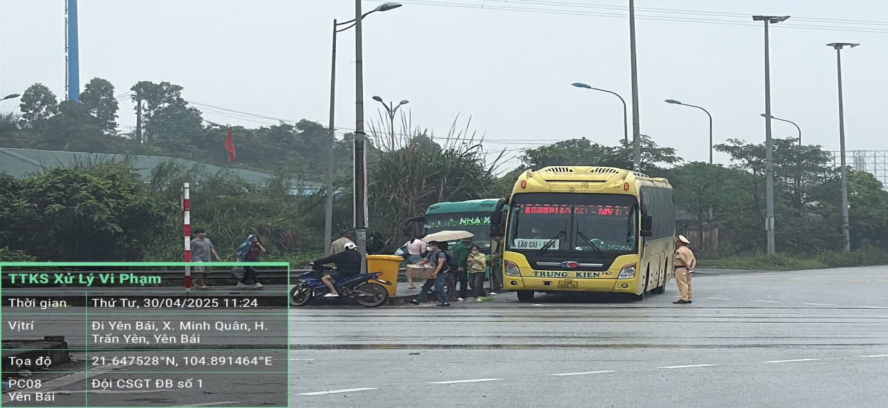 Xe 40 chỗ nhồi nhét 67 khách bị phạt gần 200 triệu đồng
