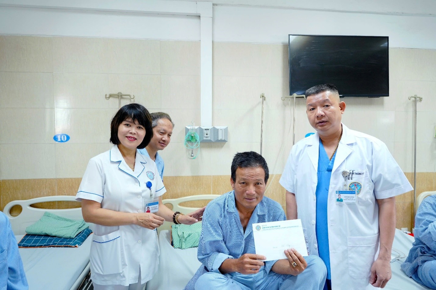 Bệnh viện Tai Mũi Họng Trung ương tri ân người bệnh