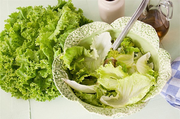 4 trường hợp không nên dùng xà lách