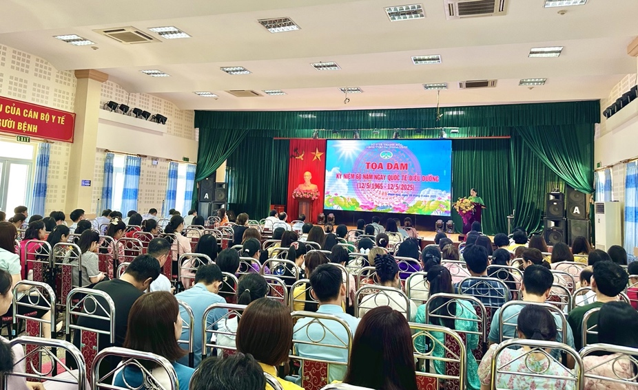 Bệnh viện Đa khoa tỉnh Thanh Hoá tổ chức Tọa đàm kỷ niệm 60 năm ngày Quốc tế Điều dưỡng