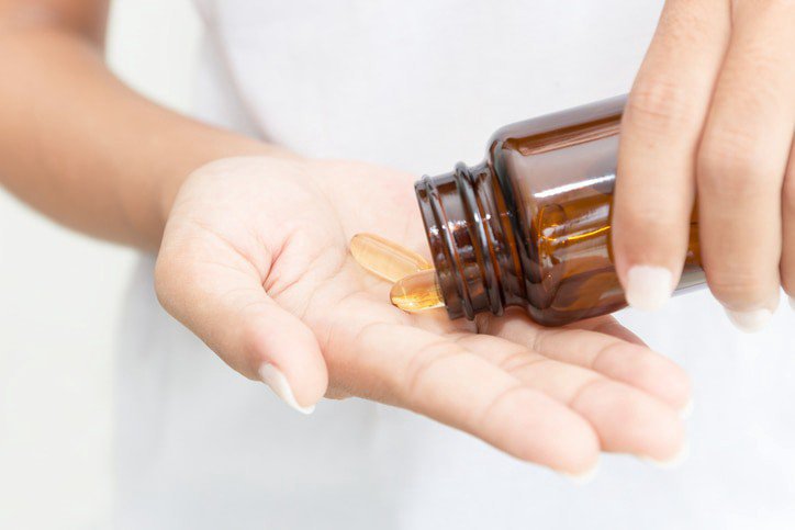 Những rủi ro ít người biết khi dùng vitamin tổng hợp