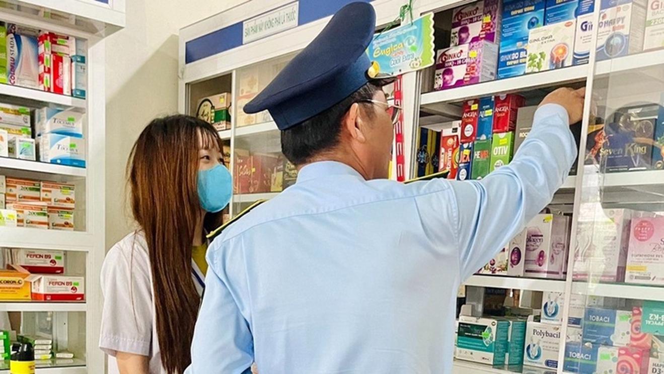 Hàng loạt cơ sở y tế bị xử phạt vì người hành nghề không đăng ký