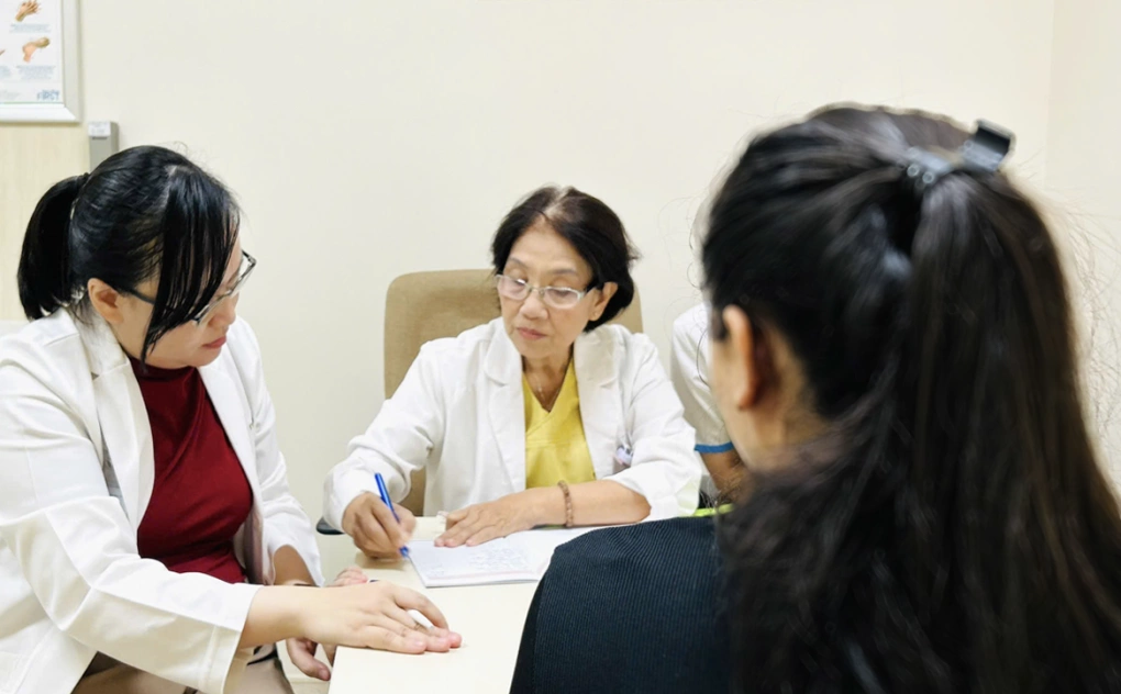 Cạn trứng như sắp mãn kinh dù mới 27 tuổi