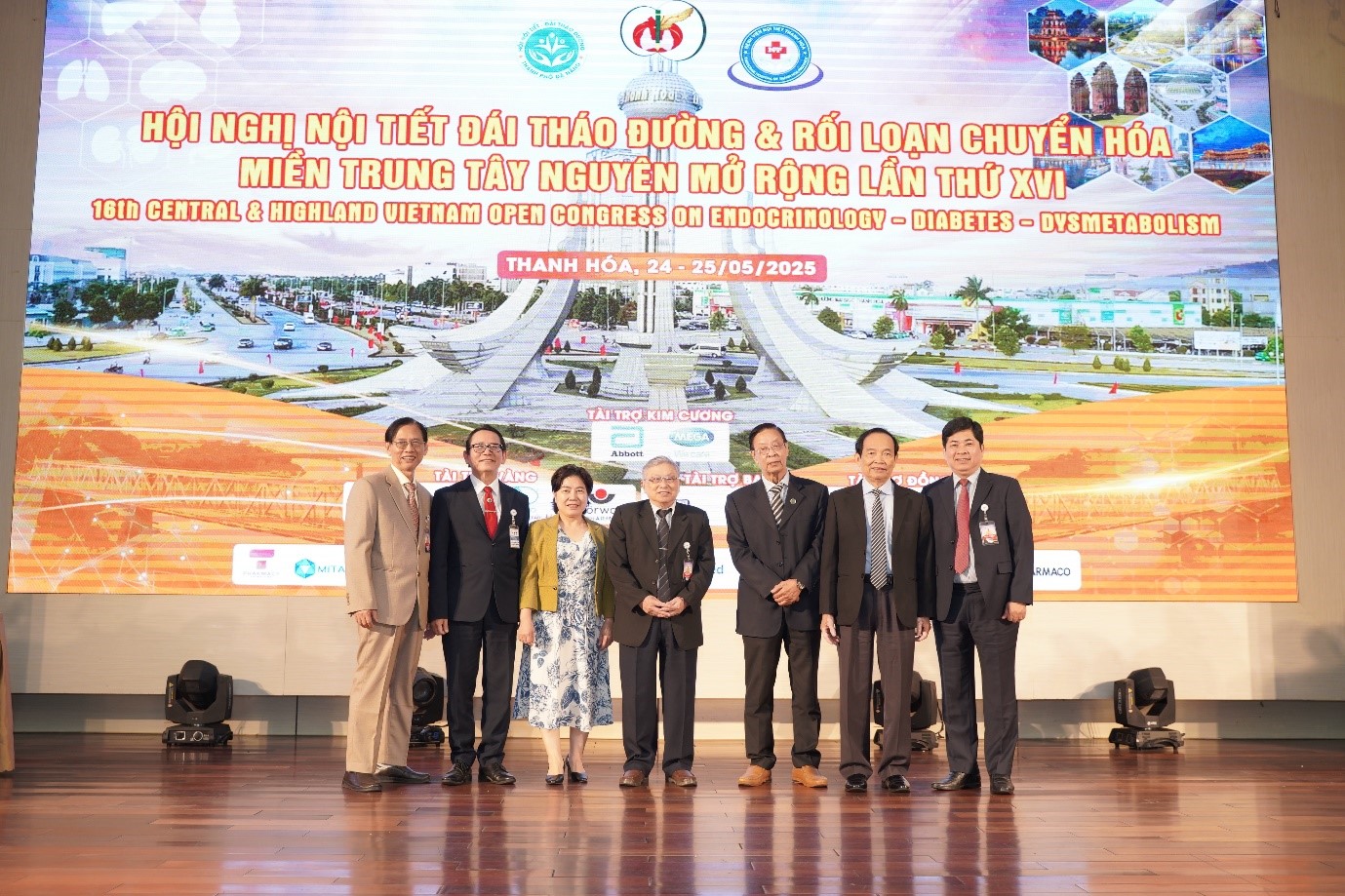 Giáo sư Thái Hồng Quang mang kỳ vọng mới về liệu pháp tế bào gốc đến Hội nghị Nội tiết Đái tháo đường và Rối loạn chuyển hoá khu vực Miền Trung Tây Nguyên