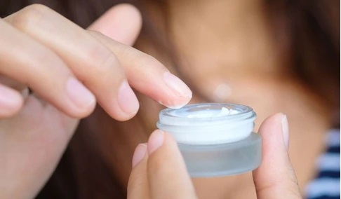Vì sao Bộ Y tế đình chỉ lưu hành, thu hồi trên toàn quốc lô mỹ phẩm Evit mù U - lọ 15ml