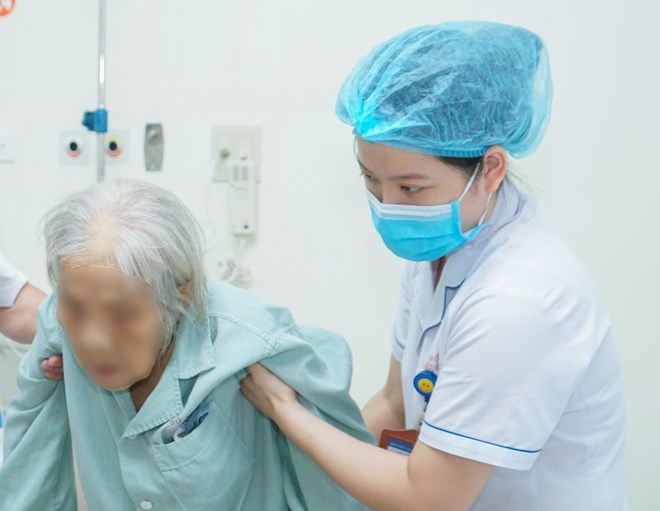 Bộ Y tế hướng dẫn xếp lương đối với điều dưỡng, hộ sinh, kỹ thuật y