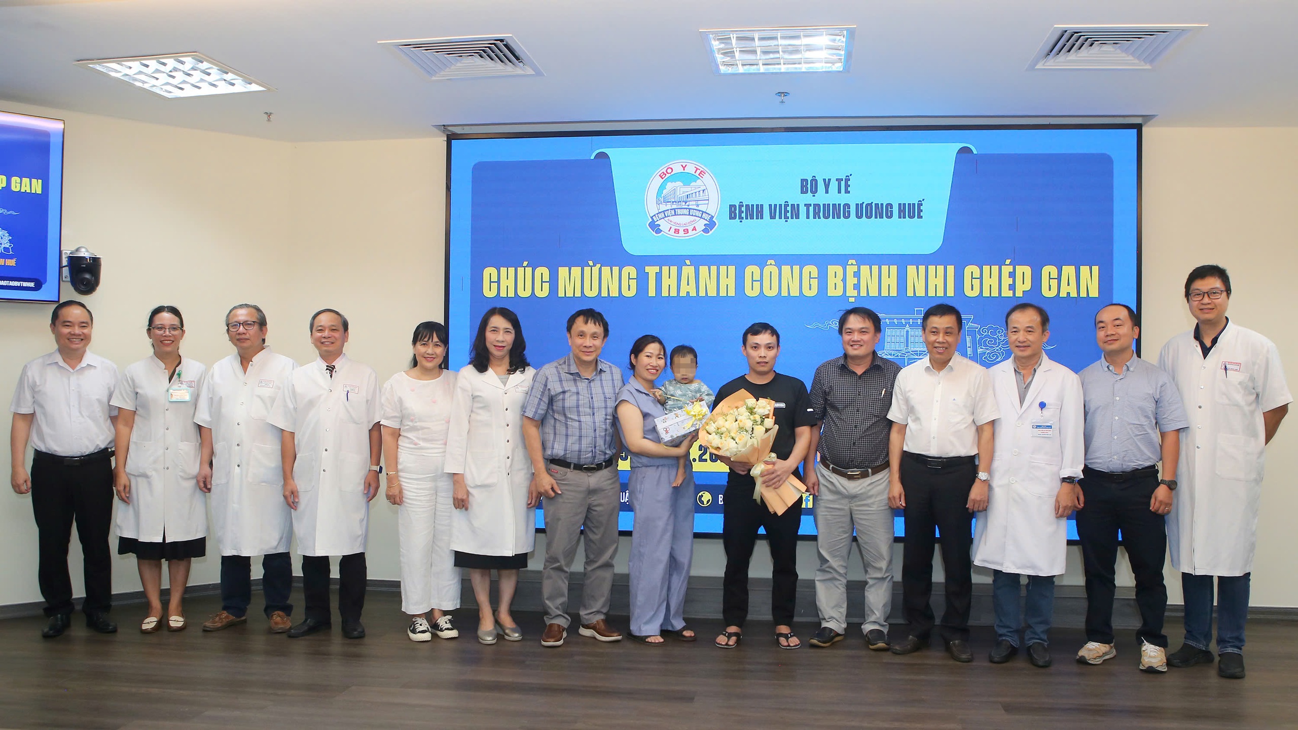 Giám đốc Bệnh viện Trung ương Huế nói về ‘kỳ tích’ ghép gan cho bệnh nhi nhỏ tuổi nhất