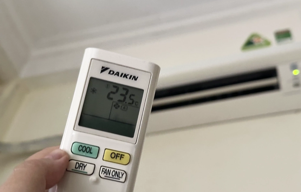 Sốc nhiệt sau khi từ ngoài trời nắng vào phòng điều hòa