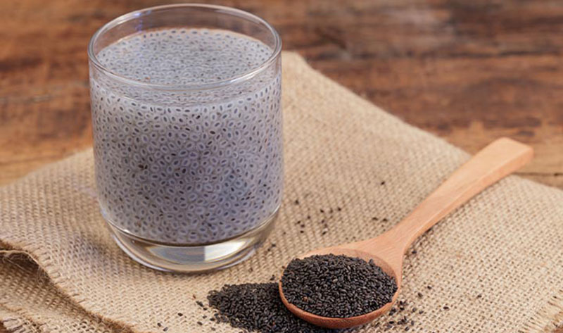 5 tác dụng phụ bất ngờ khi uống nước hạt chia sai thời điểm