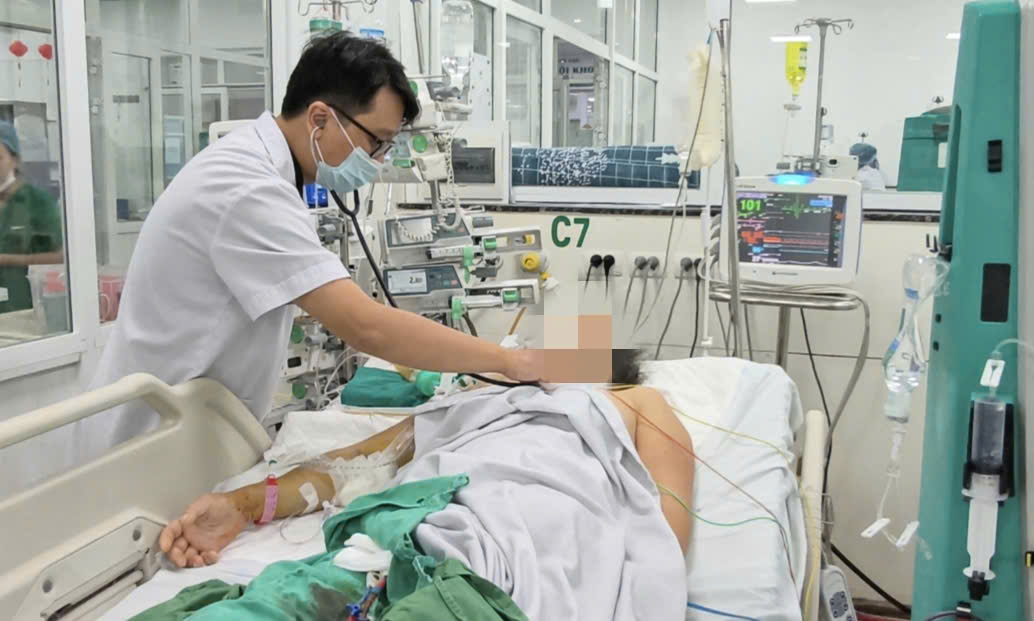 Sốt xuất huyết nguy kịch chỉ sau vài ngày