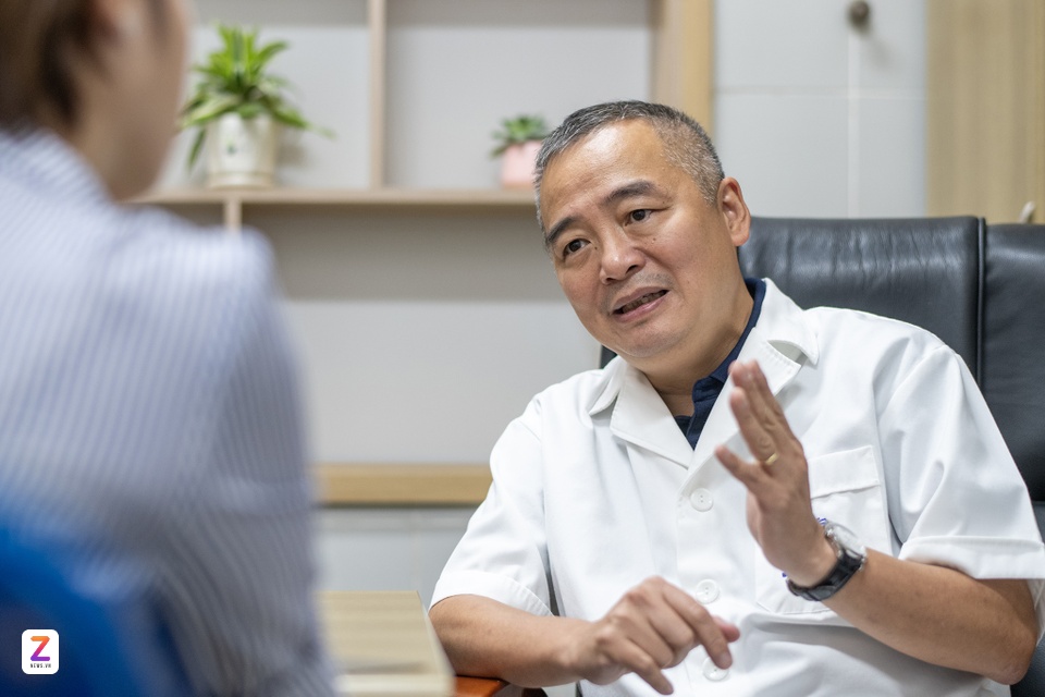 PGS Nguyễn Lân Hiếu: Đổ bỏ cốc thuốc An cung để cứu bệnh nhân