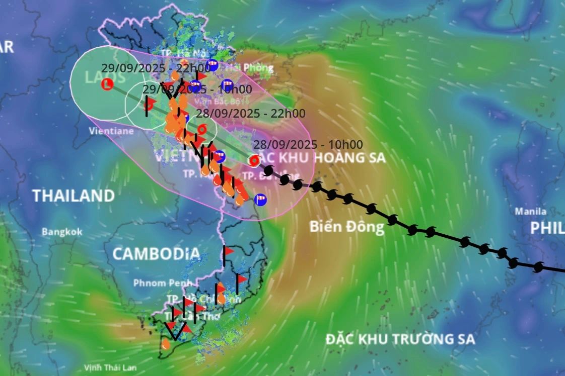 Bão Bualoi duy trì cường độ cấp 12, tiến sát đất liền