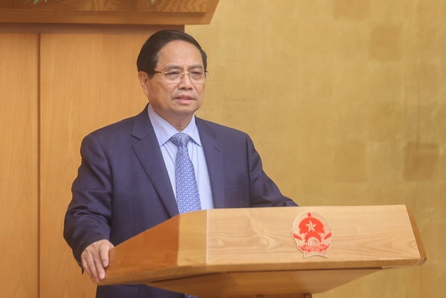 Thủ tướng đề nghị tháo gỡ vướng mắc để chi trả chế độ cho người nghỉ việc trước 15/10