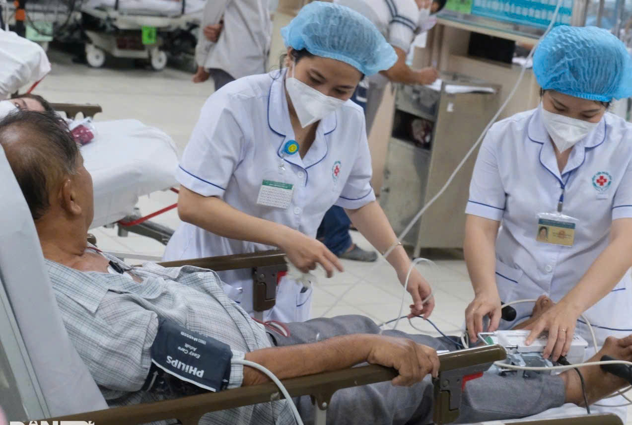 640.000 nhân viên y tế bệnh viện công chờ được tăng phụ cấp