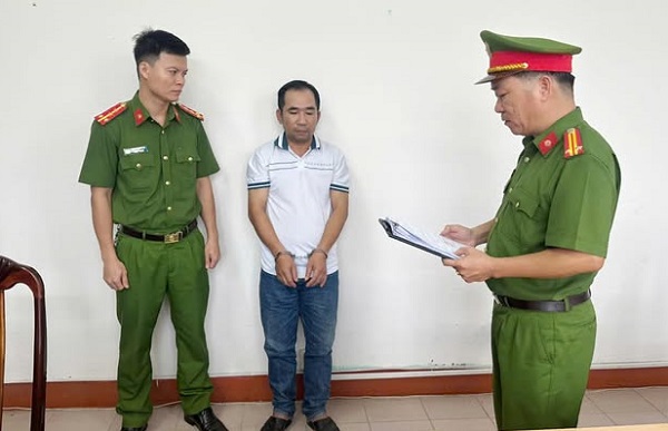 Một phút mất kiểm soát, bạn nhậu lĩnh nhát dao vào ngực