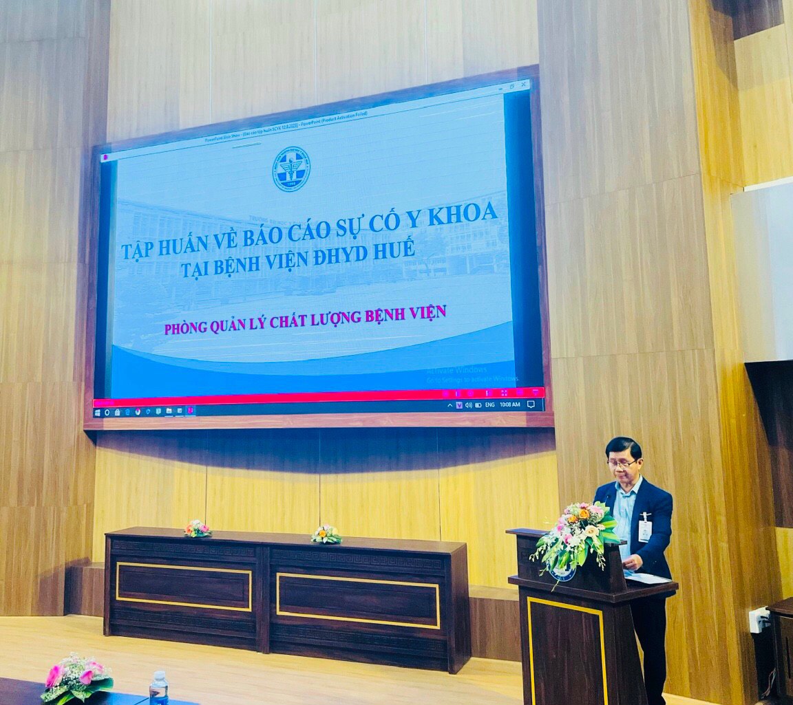 Kiến thức, thái độ và thực trạng về báo cáo sự cố y khoa của nhân viên y tế Bệnh viện Đa khoa Mê Linh Năm 2025