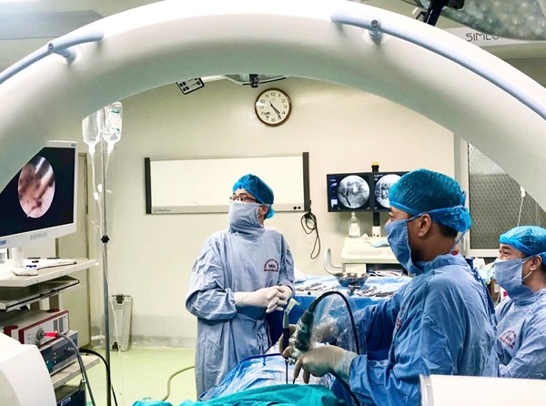 Bệnh viện Đa khoa tỉnh Phú Thọ làm chủ kỹ thuật nội soi AUSS: Bước đột phá trong điều trị thoát vị đĩa đệm 2 tầng