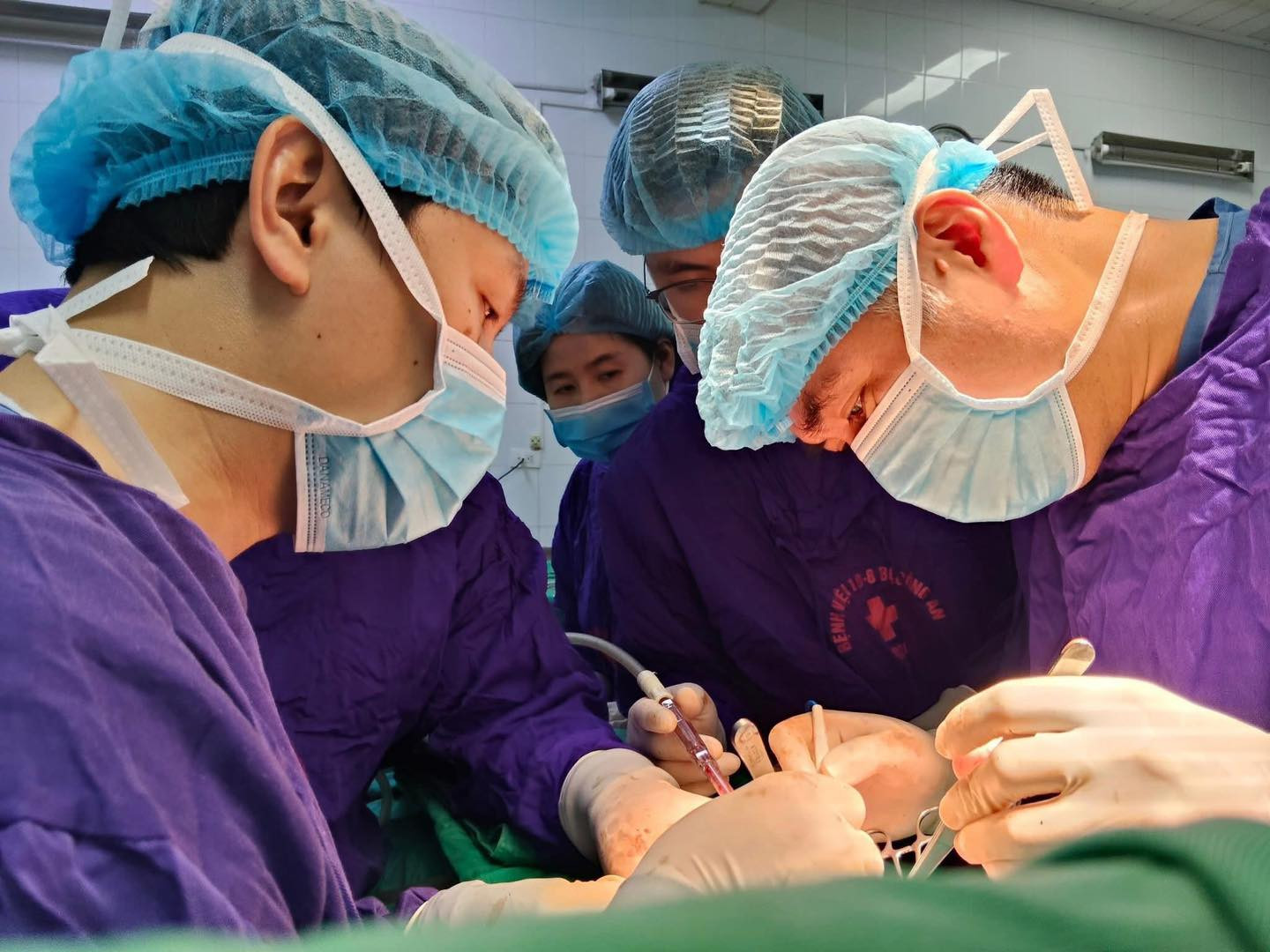 Người đàn ông phát hiện mắc 2 ung thư cùng lúc từ rối loạn tiêu hóa kéo dài