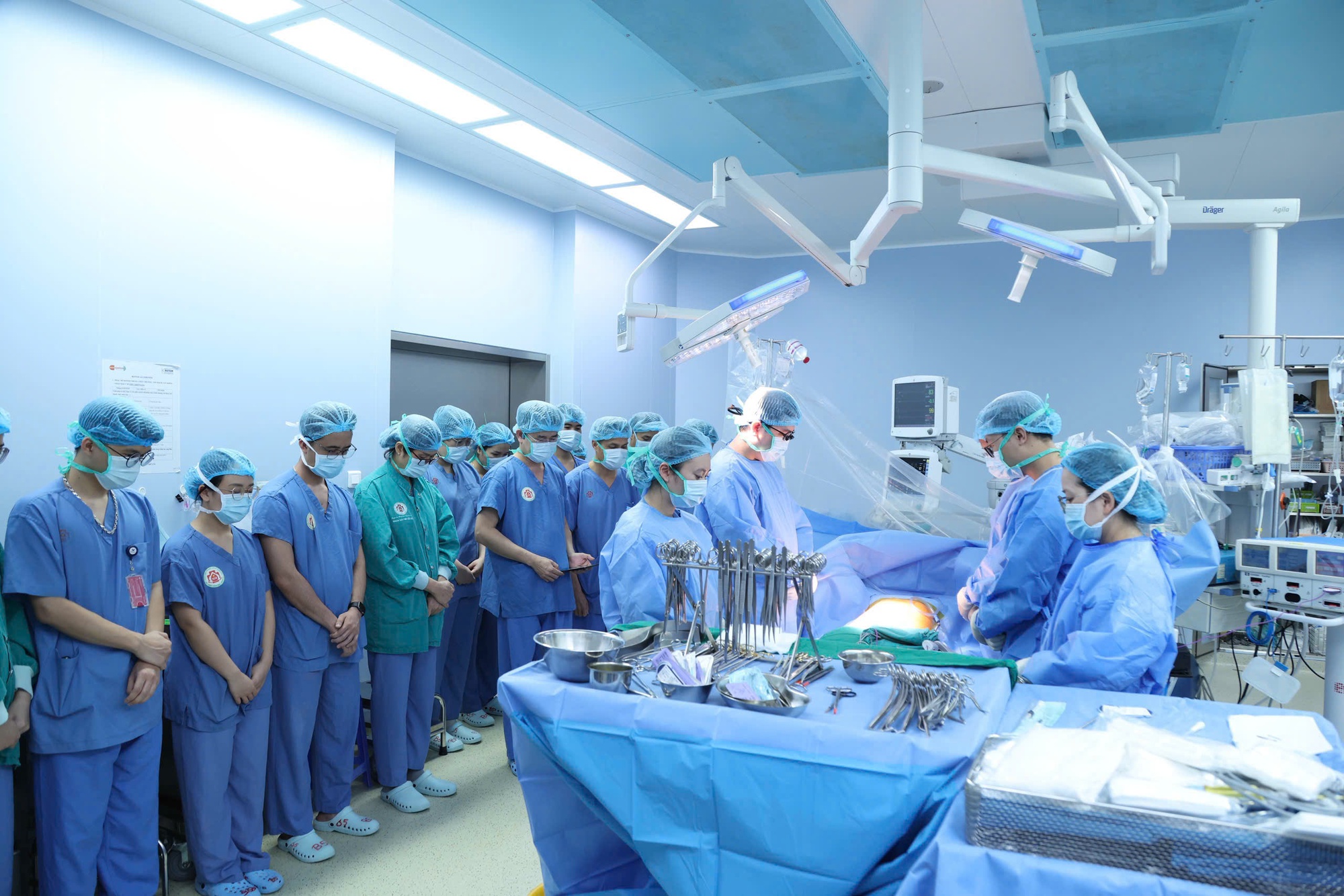 'Thắp sáng' nhiều cuộc đời từ nghĩa cử cao đẹp của nữ nhân viên y tế