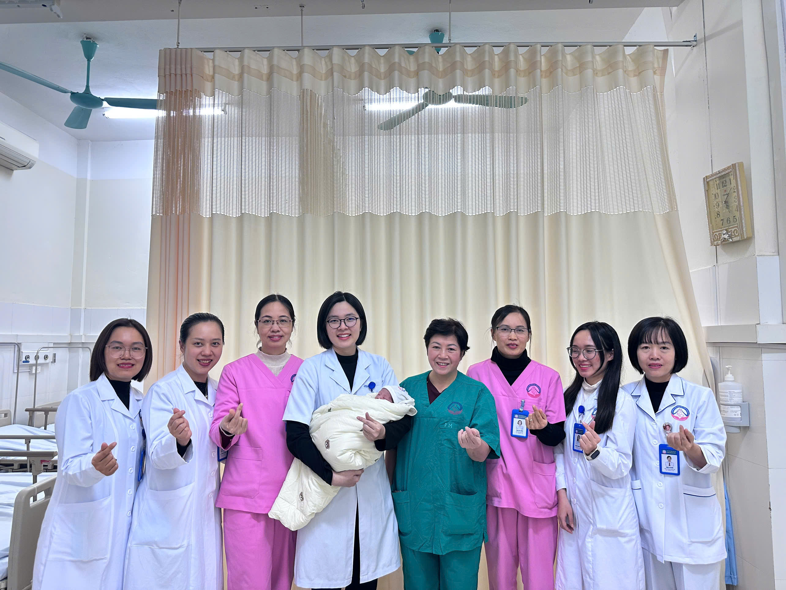 Bệnh viện Sản nhi Lào Cai: Đón bé trai đầu tiên sinh ra theo phương pháp thụ tinh trong ống nghiệm