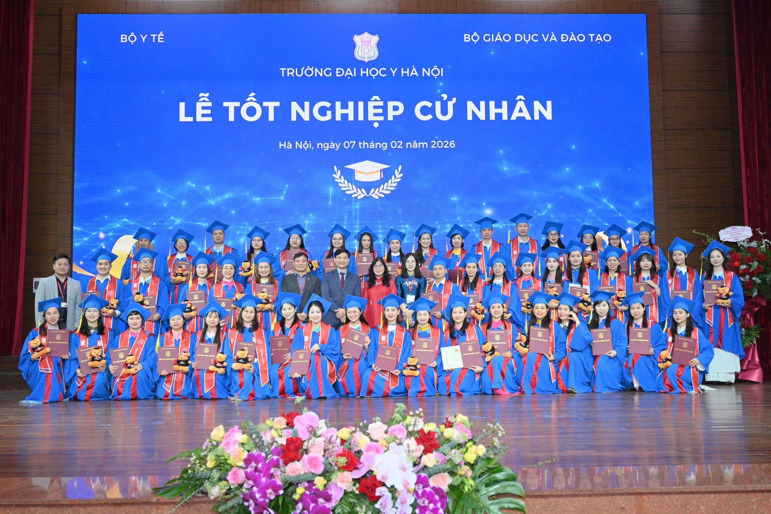 Đại học Y Hà Nội long trọng tổ chức lễ tốt nghiệp Cử nhân Điều dưỡng