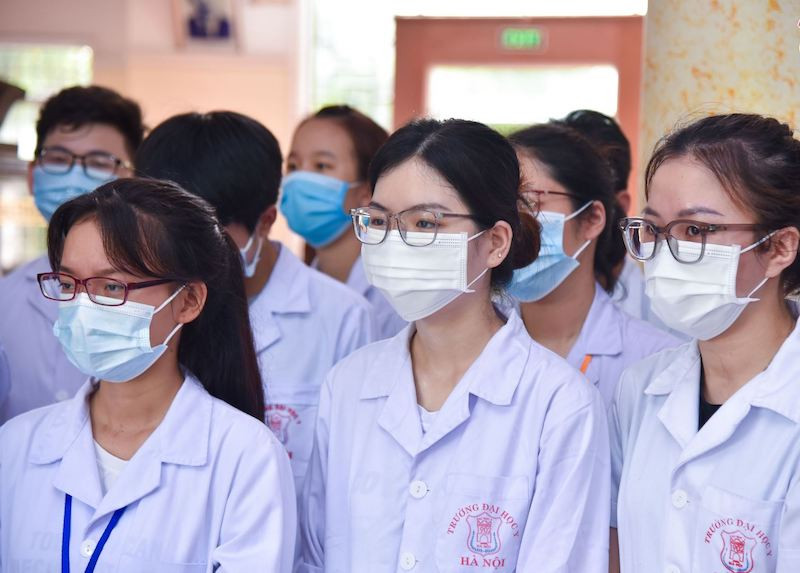 HEALTHCARE STUDENTS' READINESS FOR FRONTLINE RESPONSE DURING HEALTH EMERGENCIES: LESSONS FROM THE COVID-19 PANDEMIC IN VIETNAM