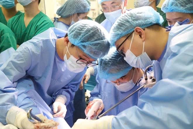 Bác sĩ 'viện K' tiên phong thực hiện thành công gần 300 ca phẫu thuật nội soi bệnh phụ khoa bằng kỹ thuật mới