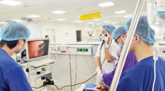 NHỮNG BÀN TAY THẦM LẶNG GIỮ NHỊP SỐNG NƠI RANH GIỚI  SINH – TỬ