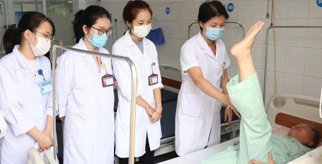 Kỳ thi đánh giá năng lực hành nghề y: Tâm thế ‘người trong cuộc’ trước ngưỡng cửa đổi mới