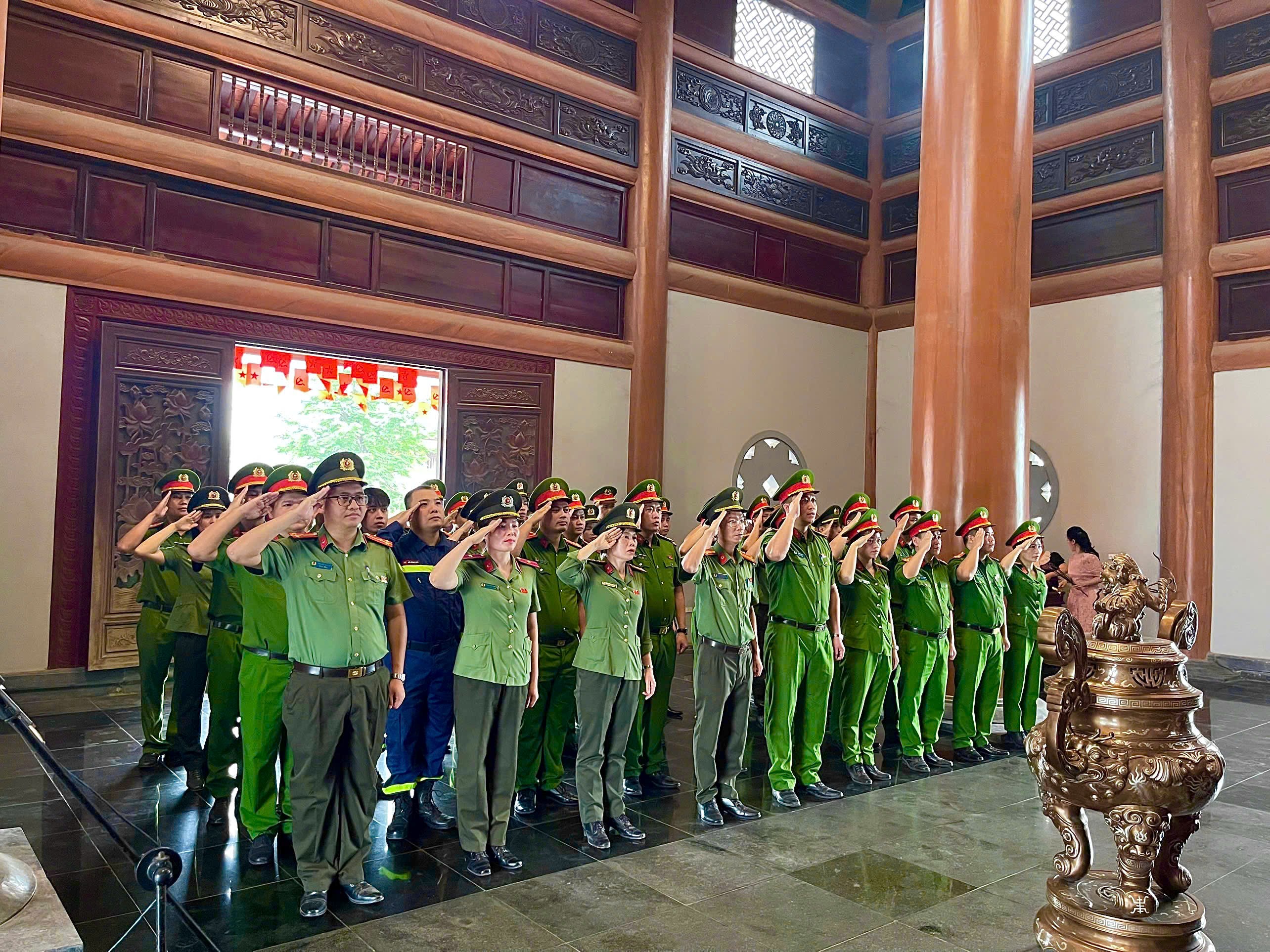 Hà Nội: Đoàn viên thanh niên Chi đoàn Đội CC&CNCH khu vực số 35 xung kích tham gia các hoạt động, phong trào trong tháng thanh niên 2026