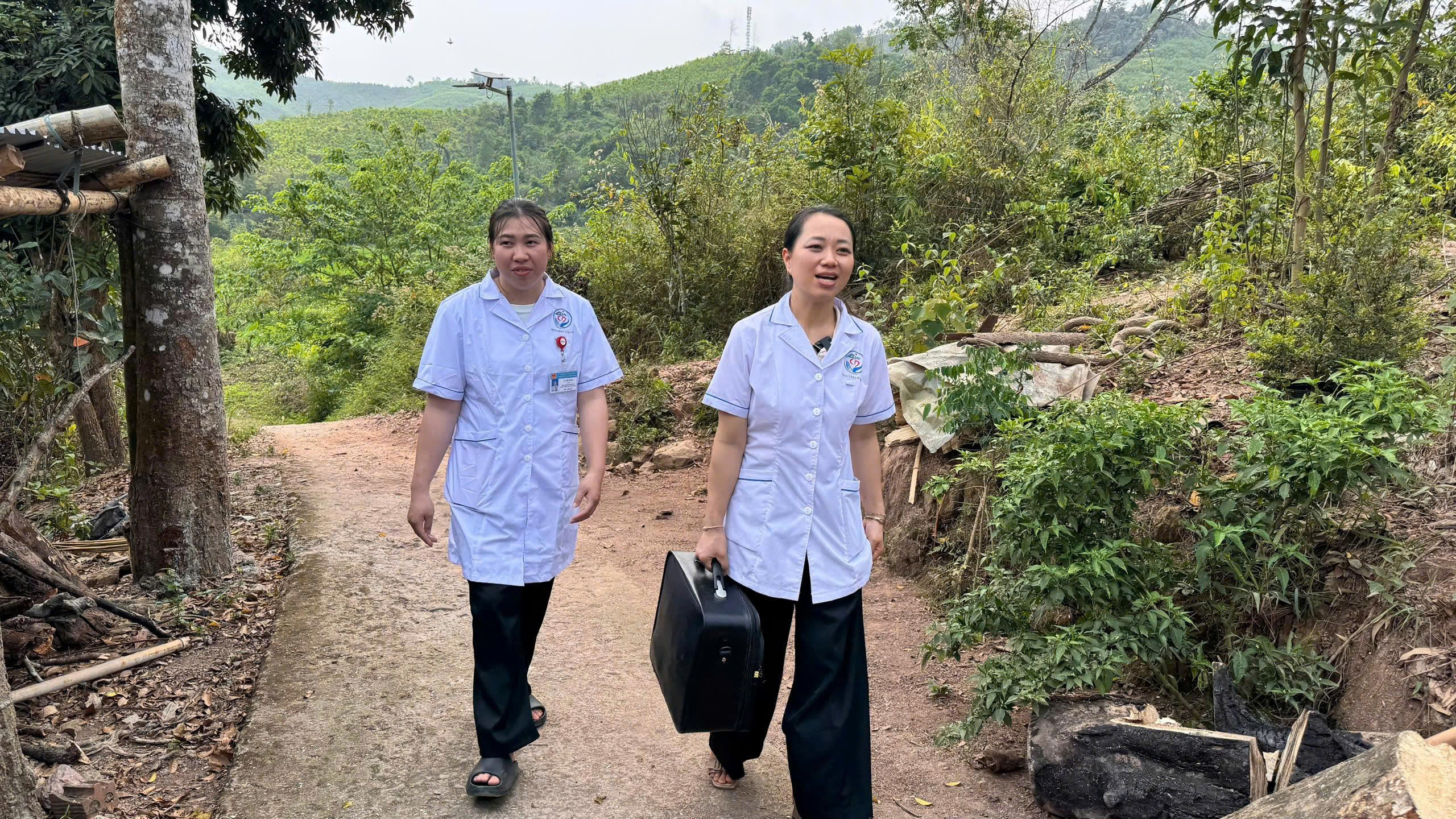 Y tế cơ sở vượt khó chăm sóc sức khỏe người dân vùng cao