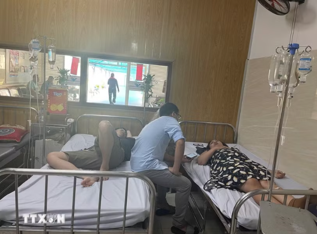 Xử phạt cửa hàng bánh mỳ gây ngộ độc thực phẩm cho hơn 100 người