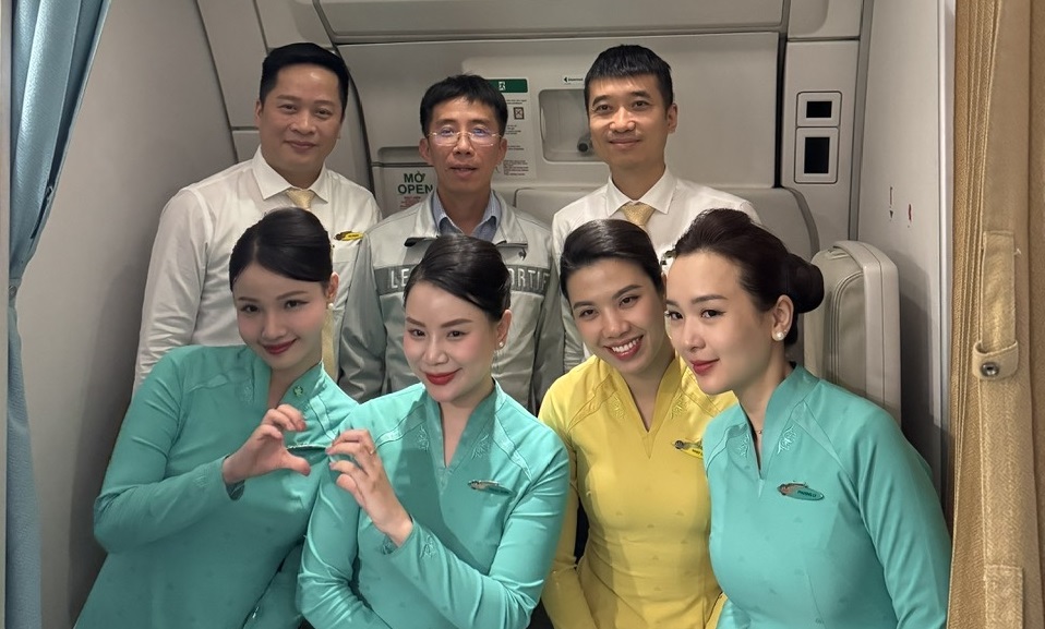 Bác sĩ trưởng khoa Đột quỵ cứu hành khách liệt mặt trên chuyến bay đi Pháp