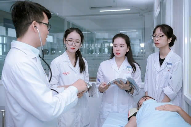 Liên thông lên đại học có phải đổi chứng chỉ hành nghề điều dưỡng?