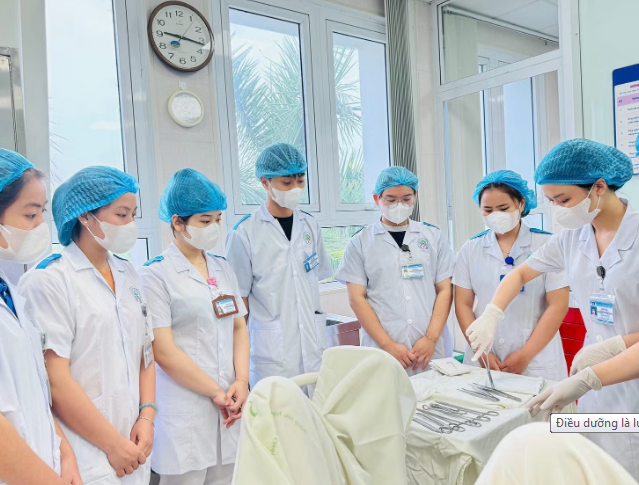 Cần có giải pháp đồng bộ từ tuyển sinh, đào tạo đến đãi ngộ để giải quyết bài toán thiếu điều dưỡng