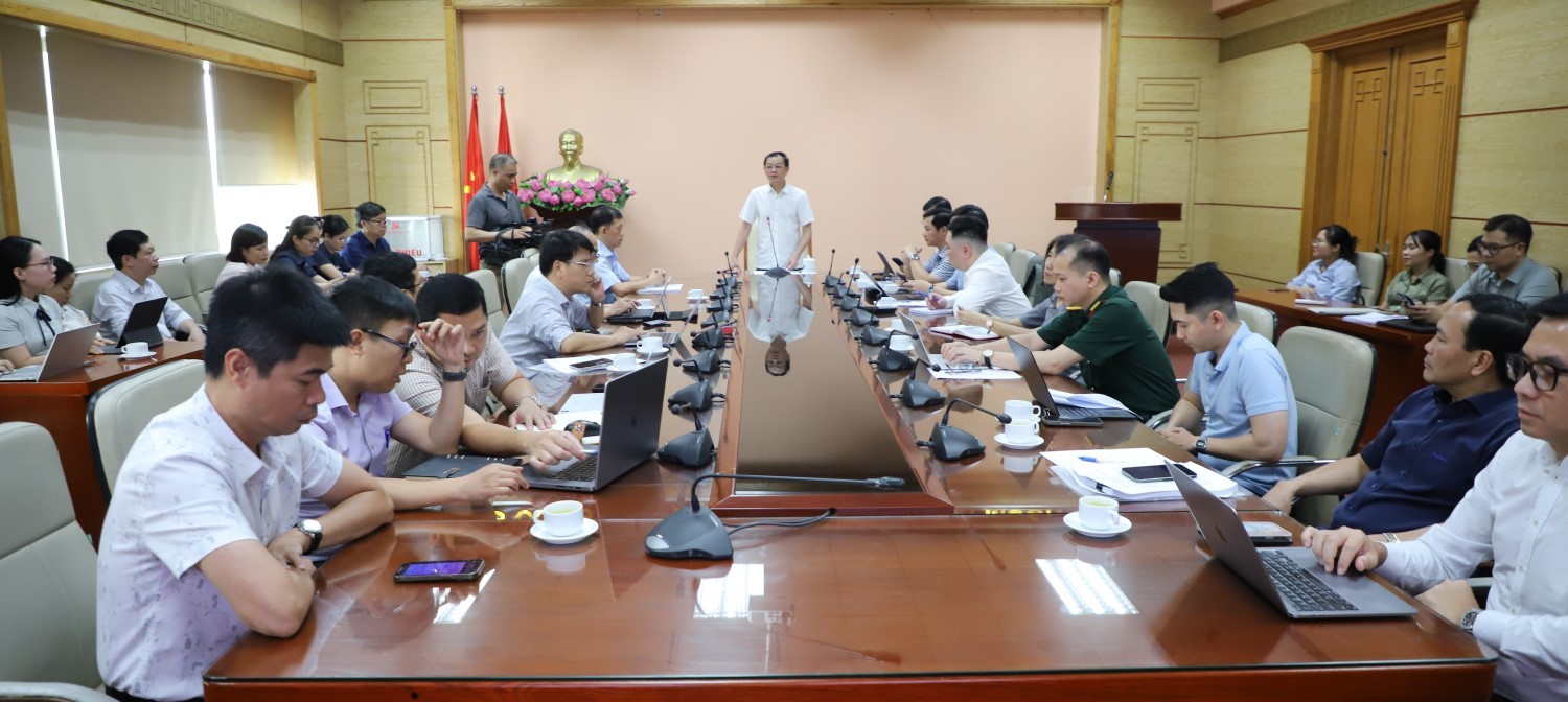 Thứ trưởng Bộ Y tế Nguyễn Tri Thức chủ trì Hội nghị Hướng dẫn thu thập, cập nhật, kết nối liên thông dữ liệu khám sức khỏe và tạo lập, cập nhật Sổ Sức khỏe điện tử trên ứng dụng VneID Thứ trưởng Bộ Y tế Nguyễn Tri Thức chủ trì Hội nghị Hướng dẫn thu thập, cập nhật, kết nối liên thông dữ liệu khám sức khỏe và tạo lập, cập nhật Sổ Sức khỏe điện tử trên ứng dụng VneID
