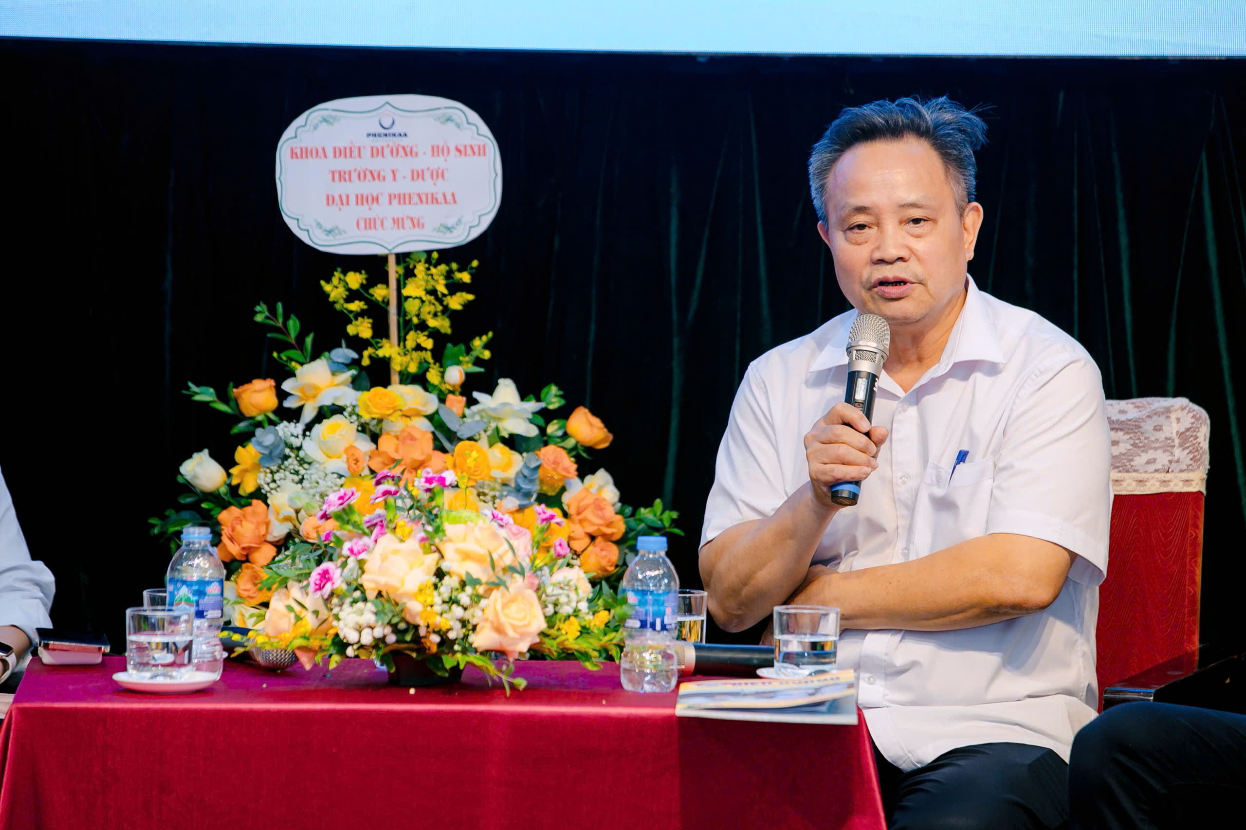 TS. Trần Quang Huy, Phó Chủ tịch Hiệp hội Điều dưỡng Việt Nam: “Muốn giữ chân điều dưỡng cần xây dựng một hệ sinh thái nghề nghiệp hoàn chỉnh” TS. Trần Quang Huy, Phó Chủ tịch Hiệp hội Điều dưỡng Việt Nam: “Muốn giữ chân điều dưỡng cần xây dựng một hệ sinh thái nghề nghiệp hoàn chỉnh”