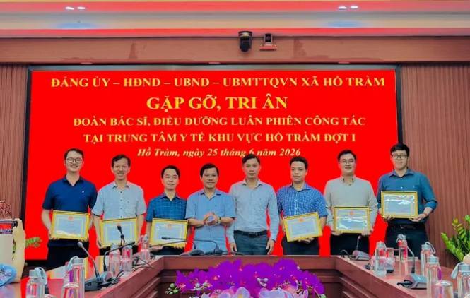 Xã Hồ Tràm (TPHCM) tri ân đoàn bác sĩ, điều dưỡng tăng cường