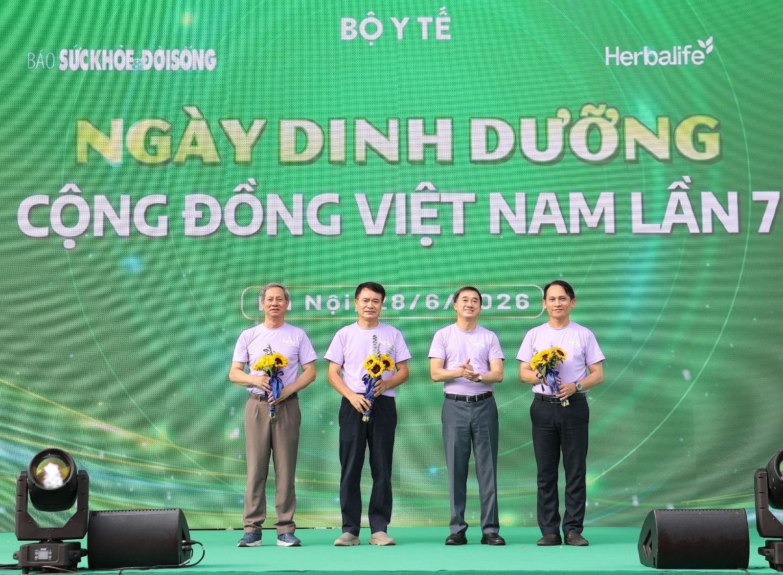 Thứ trưởng Bộ Y tế Trần Văn Thuấn: Khỏe từ mỗi cá nhân, lan tỏa đến mỗi gia đình và rộng ra toàn xã hội
