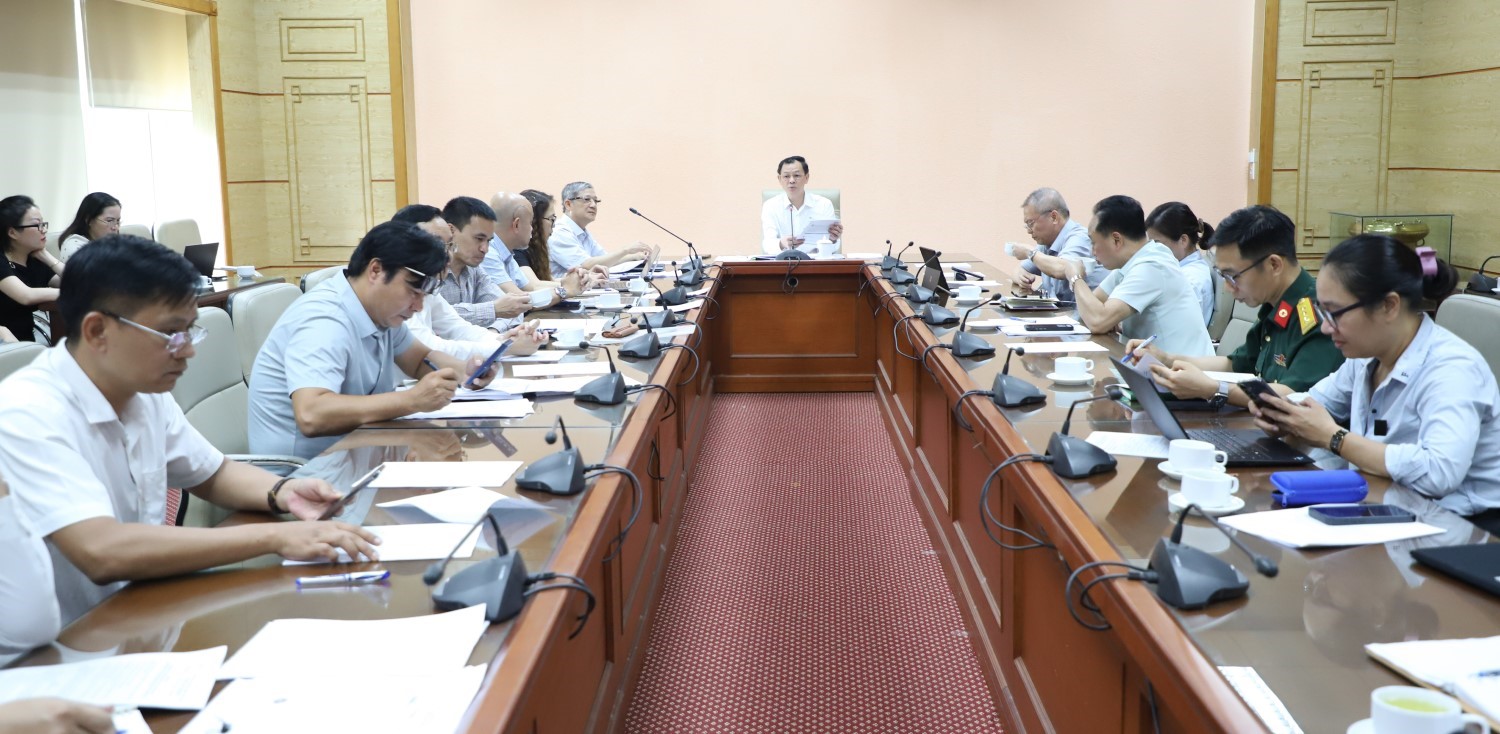 Thứ trưởng Bộ Y tế Nguyễn Tri Thức: Hoàn thiện cơ sở pháp lý về đào tạo chuyên sâu sau đại học thuộc lĩnh vực sức khỏe cấp văn bằng bác sĩ nội trú và bác sĩ chuyên khoa Thứ trưởng Bộ Y tế Nguyễn Tri Thức: Hoàn thiện cơ sở pháp lý về đào tạo chuyên sâu sau đại học thuộc lĩnh vực sức khỏe cấp văn bằng bác sĩ nội trú và bác sĩ chuyên khoa