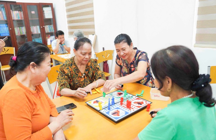 Đưa các hoạt động chăm sóc người cao tuổi toàn diện tại cộng đồng Đưa các hoạt động chăm sóc người cao tuổi toàn diện tại cộng đồng