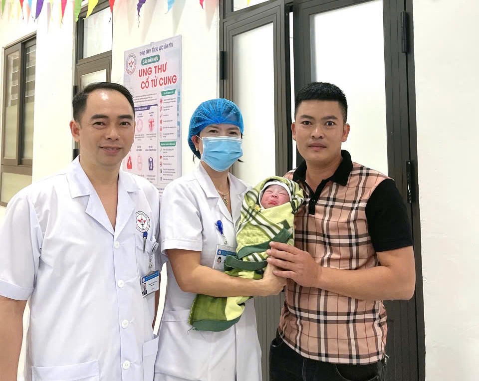 Khoa Phụ sản Trung tâm Y tế khu vực Vĩnh Yên: Đồng hành cùng mẹ, đón bé an toàn Khoa Phụ sản Trung tâm Y tế khu vực Vĩnh Yên: Đồng hành cùng mẹ, đón bé an toàn