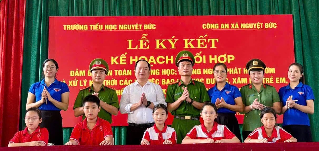 Công an xã Nguyệt Đức ký kết Quy chế phối hợp đảm bảo an toàn trường học