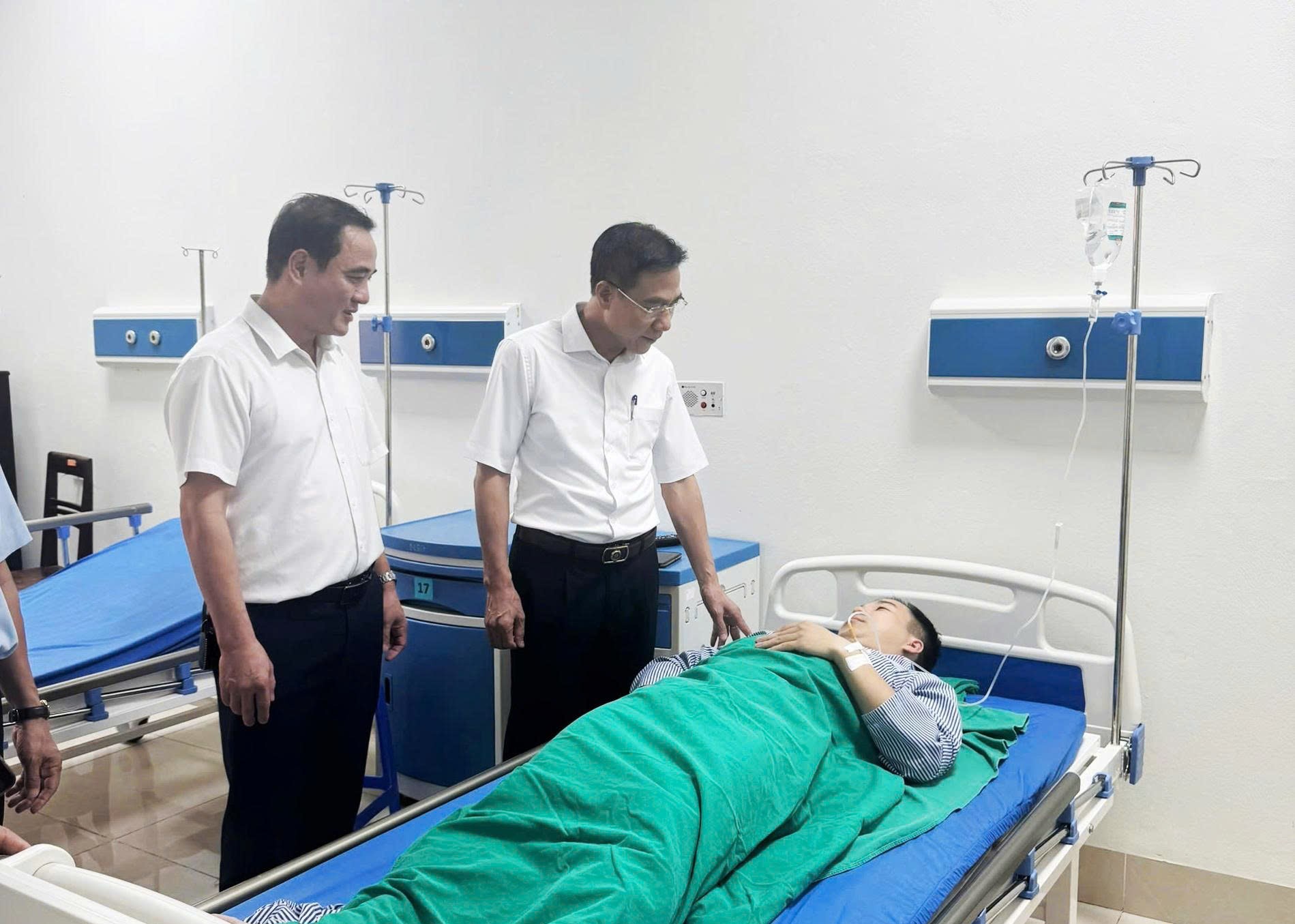 Giám đốc Sở Y tế Phú Thọ kiểm tra công tác khám, chữa bệnh tại Trung tâm Y tế khu vực Yên Lạc