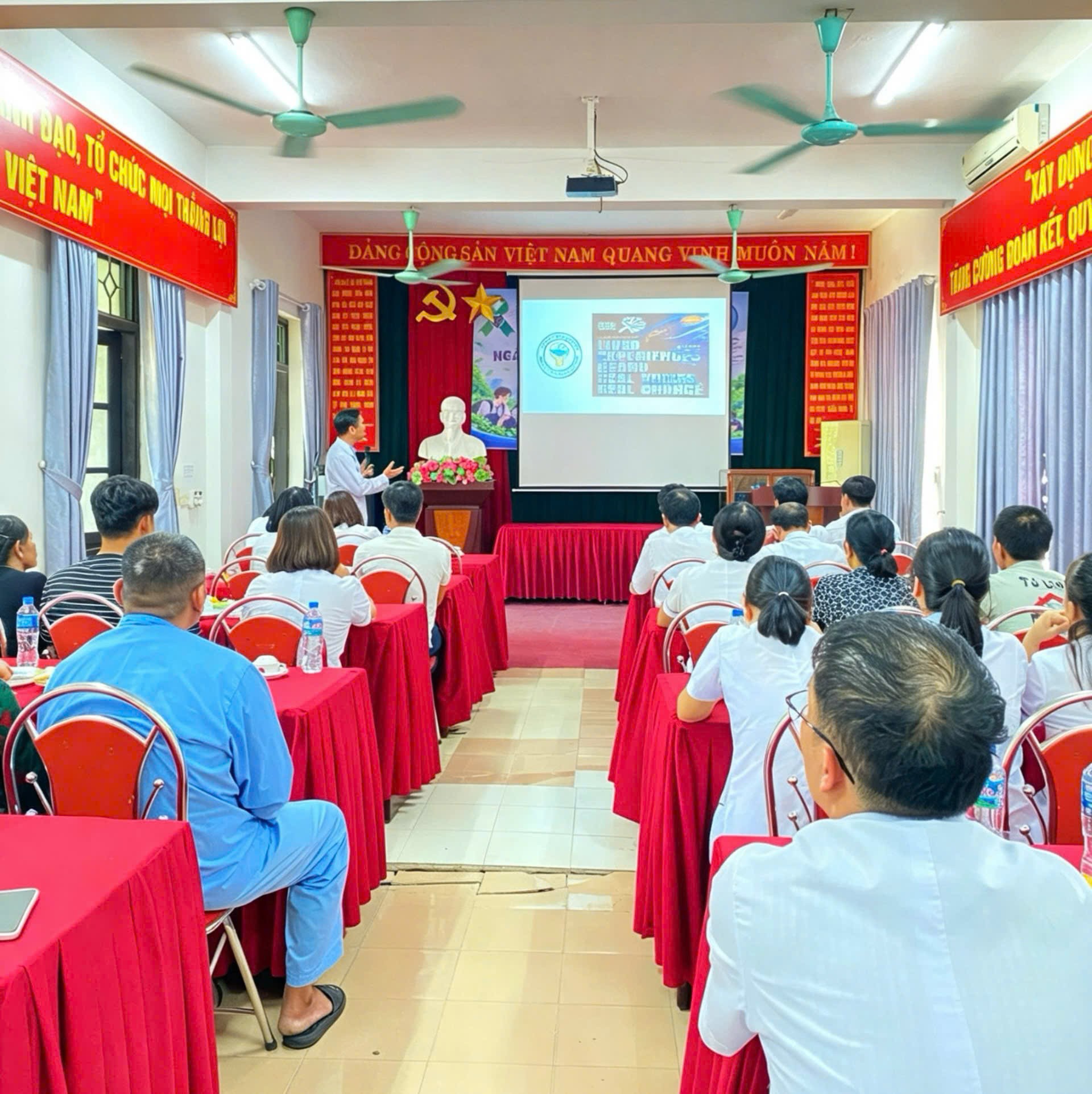 Bệnh viện Tâm thần Vĩnh Phúc: Lắng nghe trái tim- Kết nối yêu thương Bệnh viện Tâm thần Vĩnh Phúc: Lắng nghe trái tim- Kết nối yêu thương