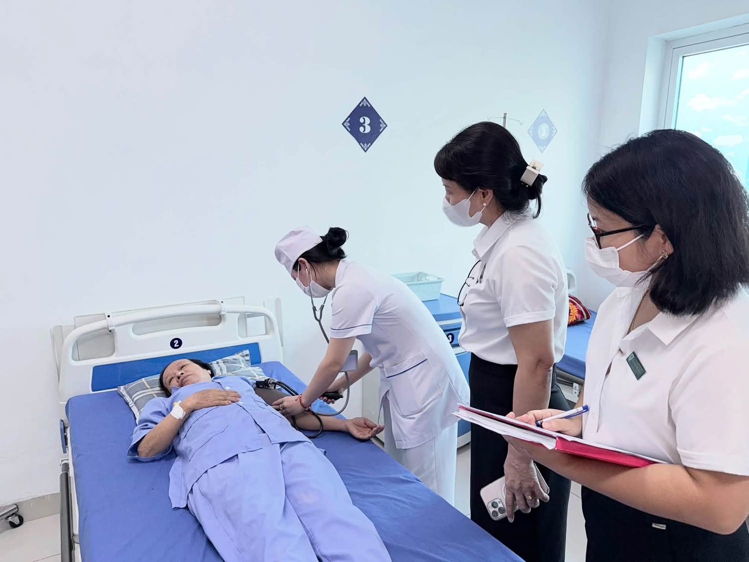 Trung tâm Y tế khu vực Vĩnh Tường kiểm tra tay nghề điều dưỡng, hộ sinh năm 2026