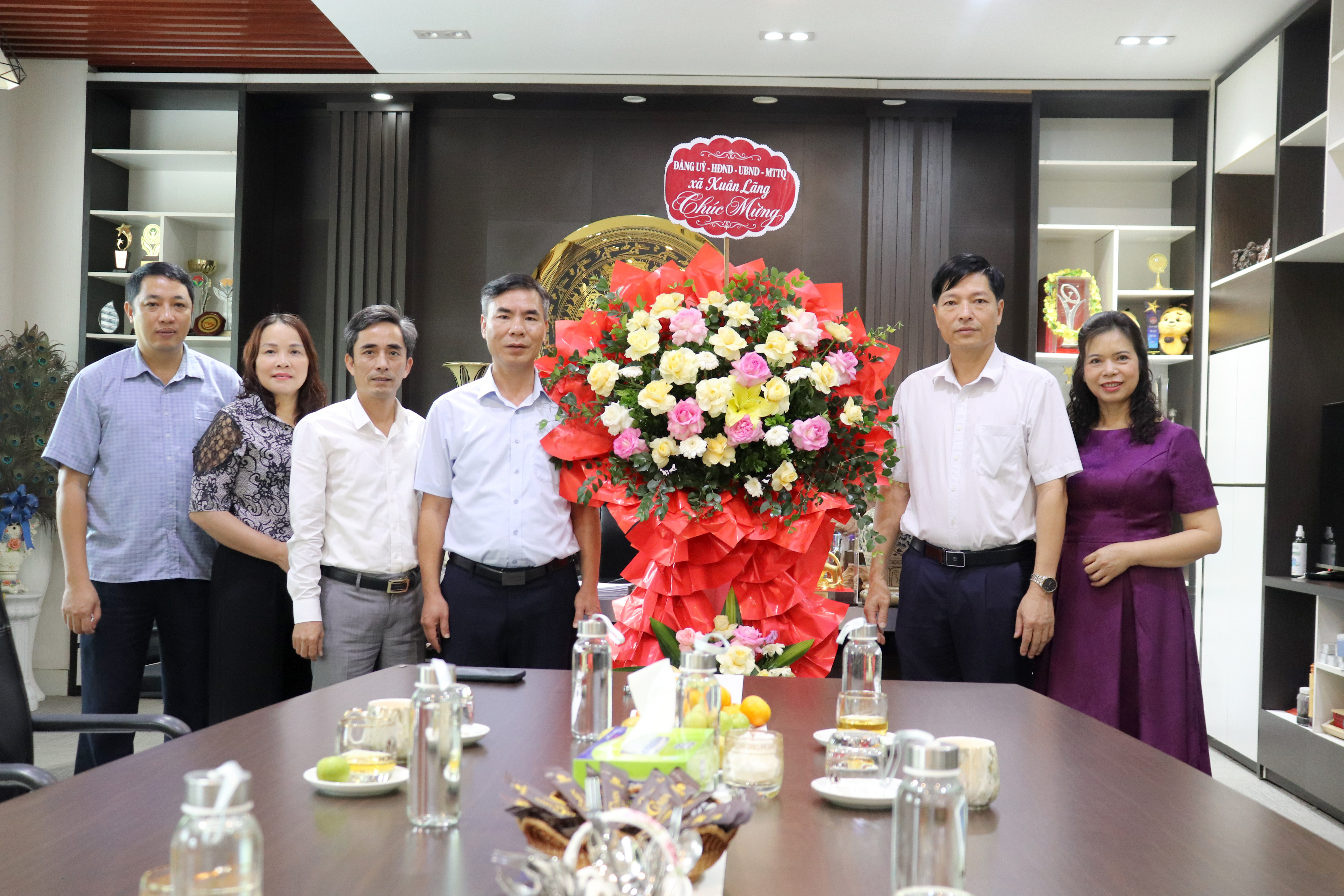 Chính quyền xã Xuân Lãng: Đồng hành, tiếp sức cho doanh nghiệp vươn xa