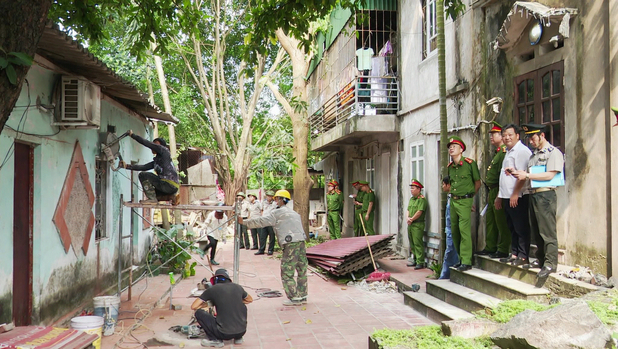 Phú Thọ: Cưỡng chế thi hành án dân sự tại phường Xuân Hòa